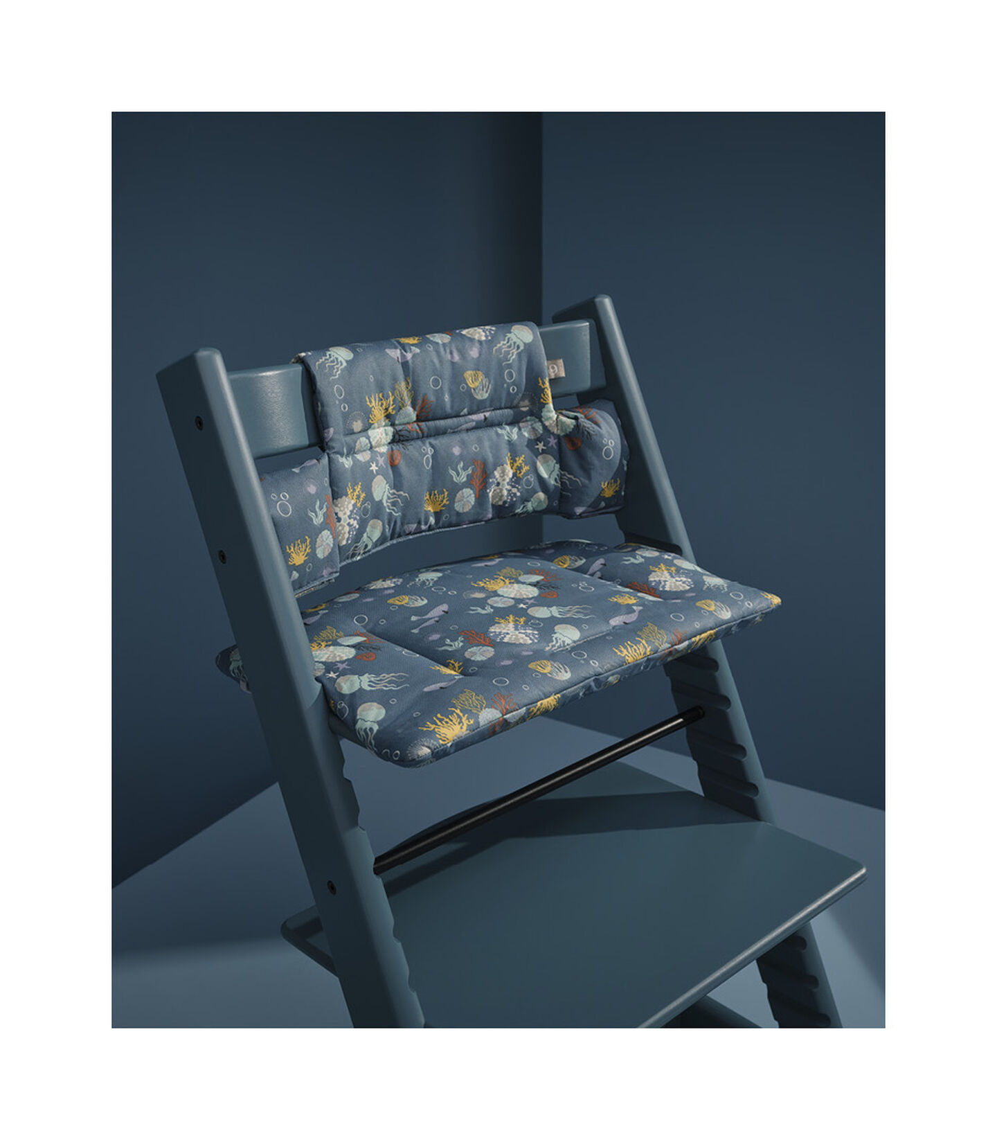Tripp Trapp® Fjord Blue with Classic Cushion Into The Deep. view 3