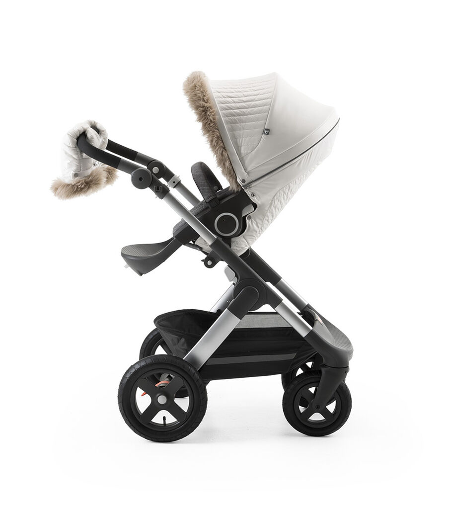 Stokke&reg; Trailz&trade; and Stokke&reg; Stroller Seat with Winter Kit Pearl White.