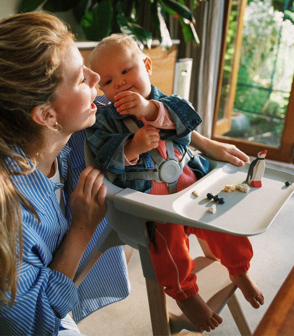 Clikk™ | Portable, easy-to-use high chair for travel & home