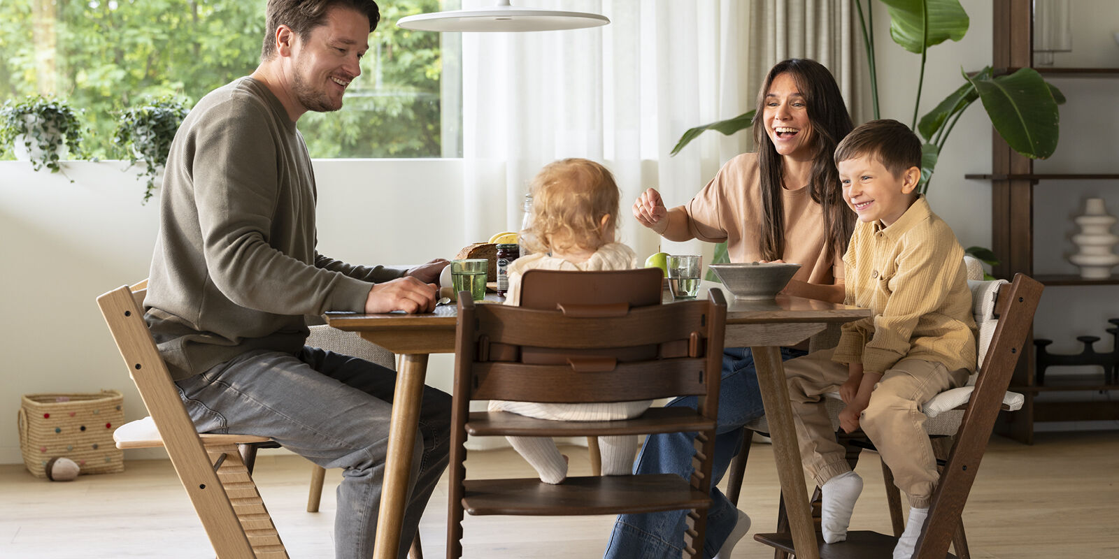 STOKKE ストッケ トリップトラップ　ハイチェア　ダーク　ブラウン　椅子 トリップ トラップ ハイチェア | ストッケ | Stokke® オンラインショップ