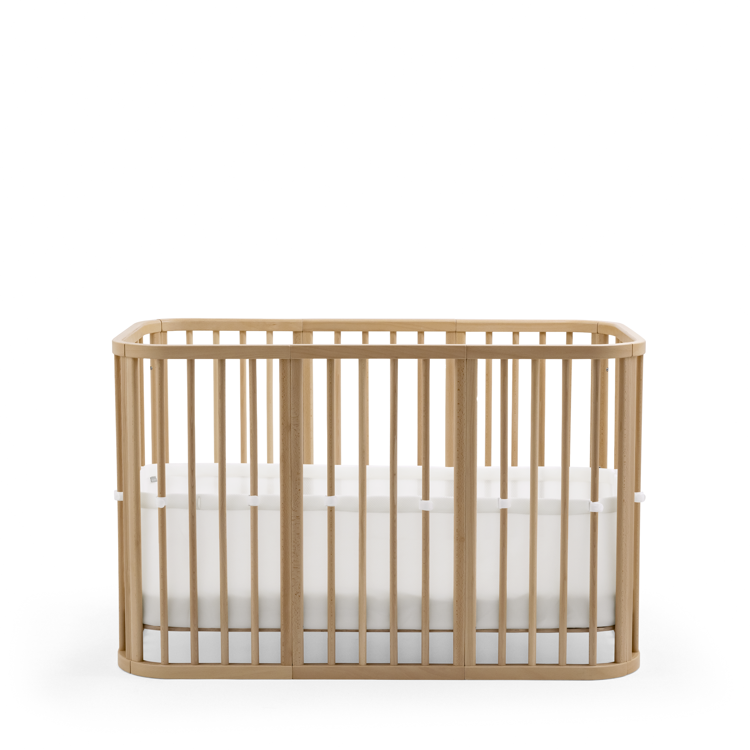 Stokke® Nighti™ Bed. Natural. Meshliner. Profile view. galery image 1