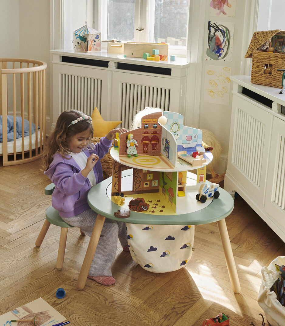 Stokke® MuTable Table with 2-storage Play House  (accessories). Chair Clover Green. 