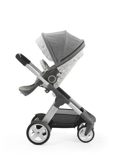 Stokke&reg; Crusi&trade; with Stokke&reg; Stroller Seat and Grid Style Kit.