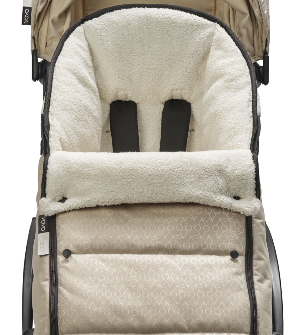 Stokke® YOYO3® 6+ Air France. Black Frame. Bonpoint Footmuff 1st buttons, detail. galery image 8