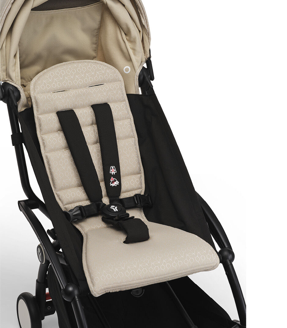 Stokke® YOYO3 6+ Bonpoint. Black frame.  Front detailed view. Angled. galery image 5