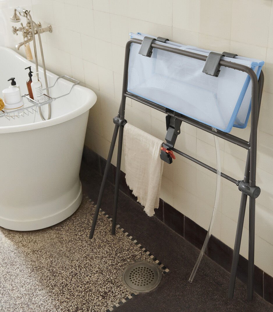 Stokke® FlexiBath® Ocean Blue in Stokke® FlexiBath® Stand, folded. galery image 3