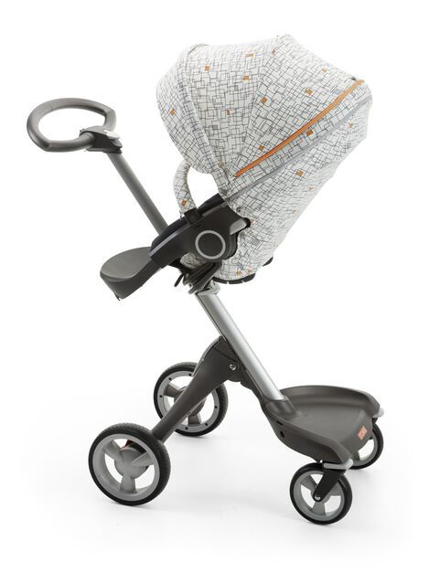 Stokke&reg; Xplory&reg; with Stokke&reg; Stroller Seat and Grid Style Kit.