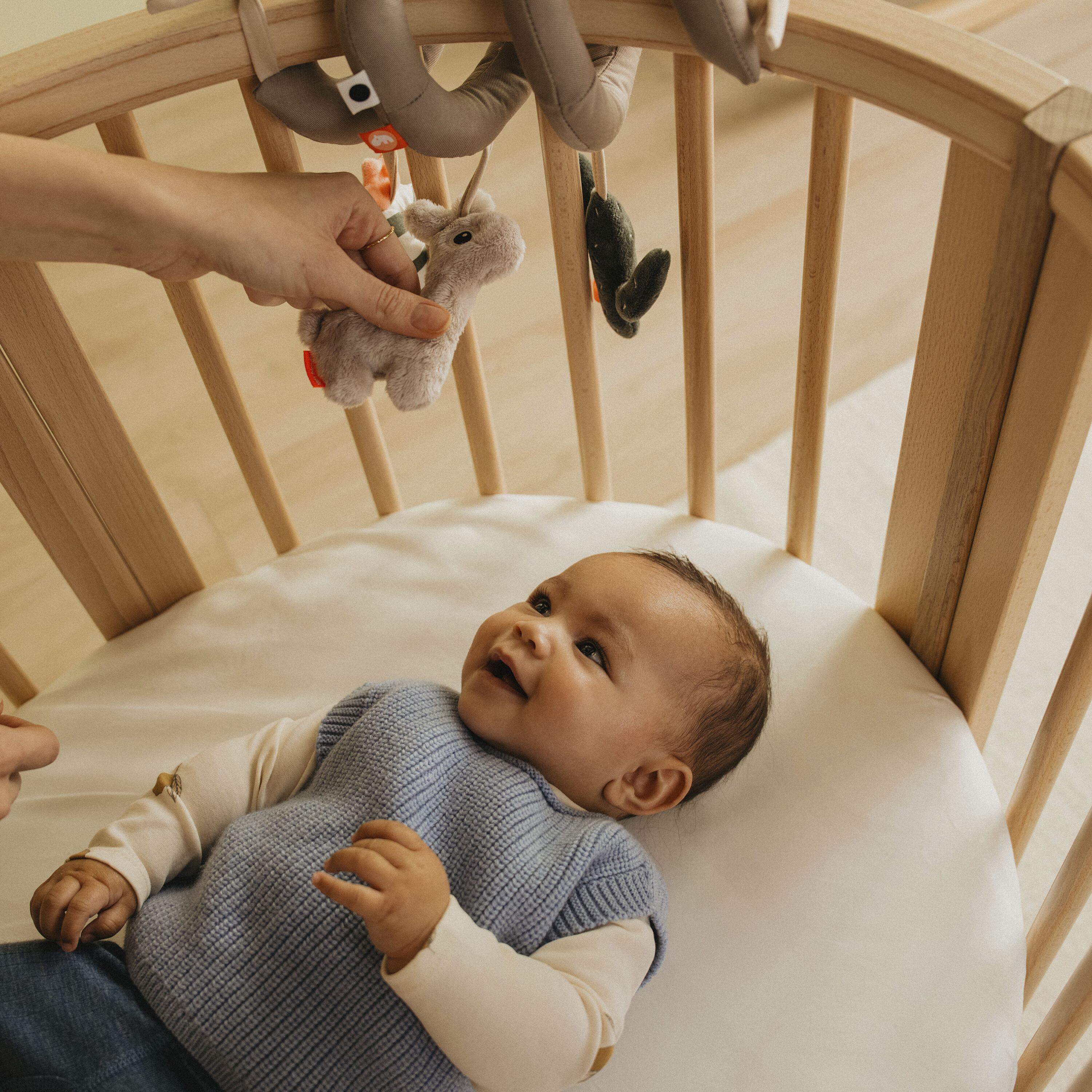 Stokke® Sleepi™ Mini Crib: The Perfect Convertible Crib for Your