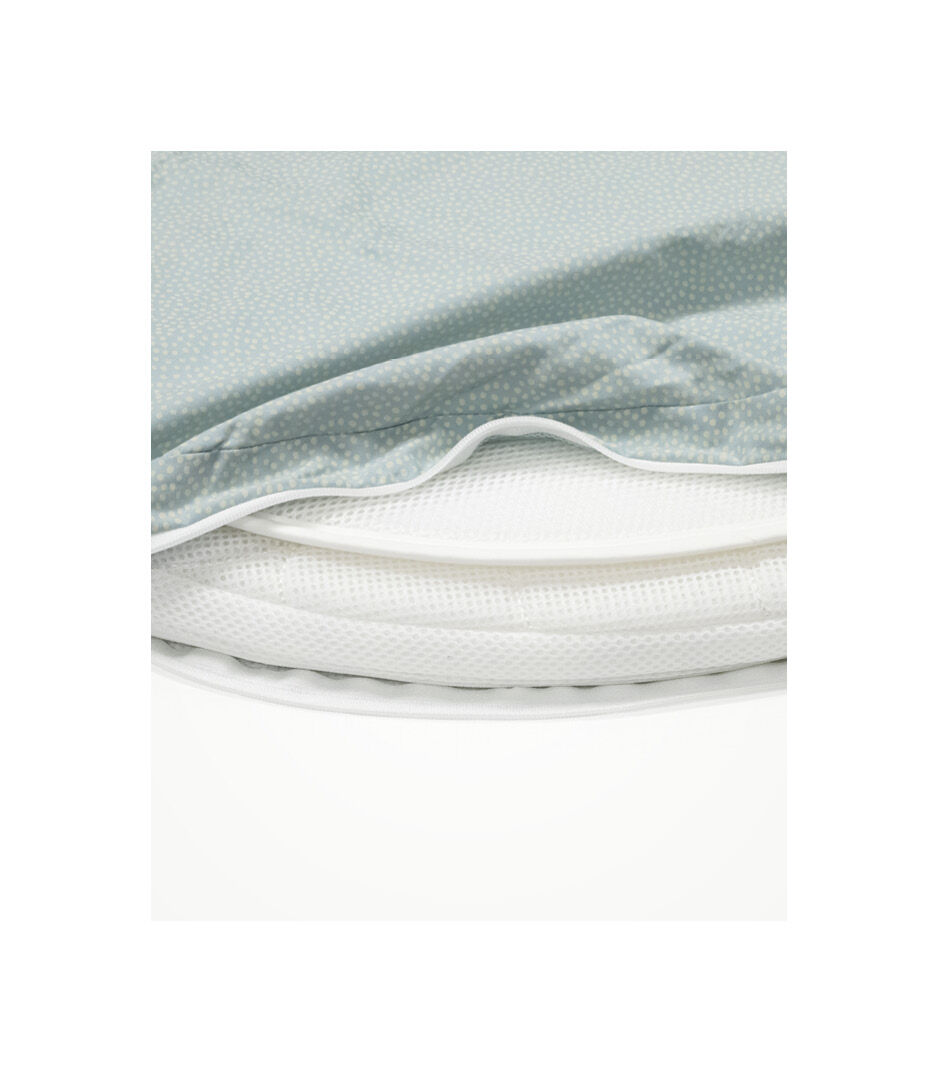 Sleepi® Mini™ Mattress with Protection Sheet and Fitted Sheet Dots Sage. US version.