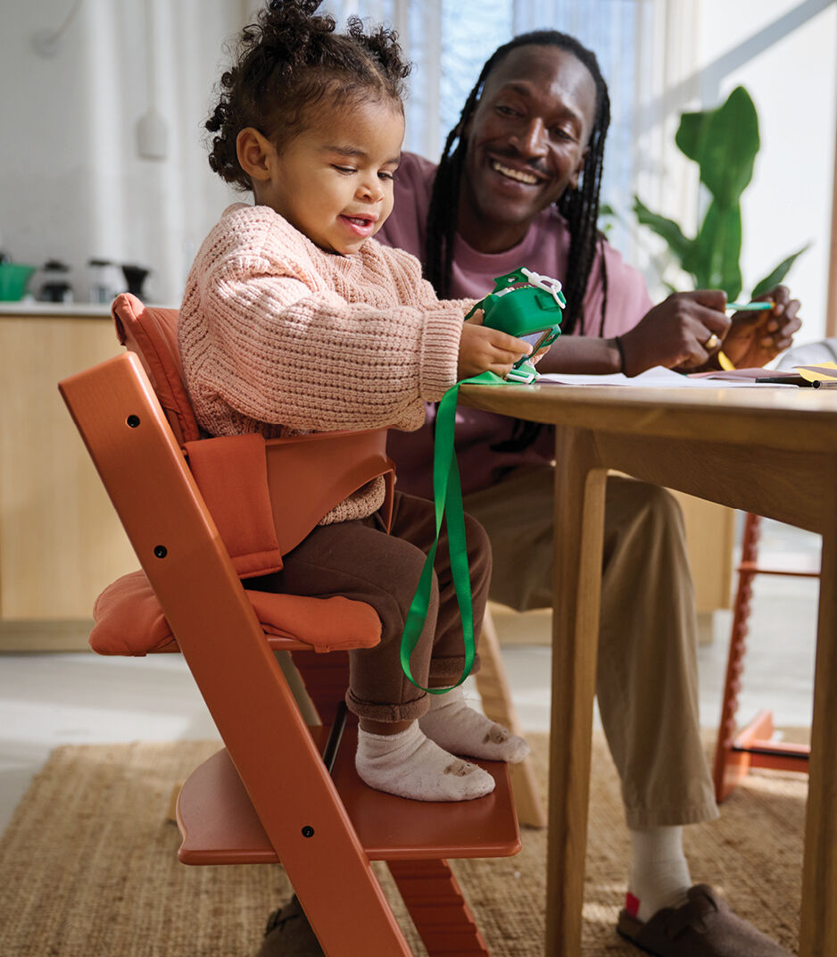 Tripp Trapp® Chair Terracotta with Baby Set and Classic Cushion, Terracotta.