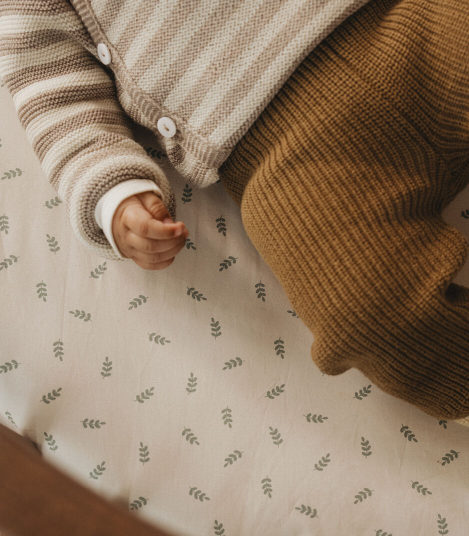 Stokke® Sleepi™ Bed Fitted Sheet Leafy Green, Leafy Green, mainview