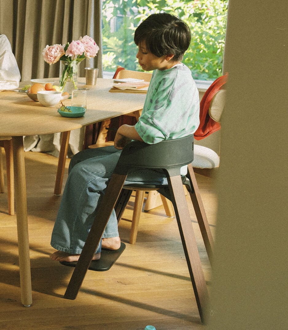 希少色✨️STOKKE ステップス　ホワイト x グレー ストッケ　ハイチェア ステップス | お子さまに合わせて調節できるハイチェア | Stokke