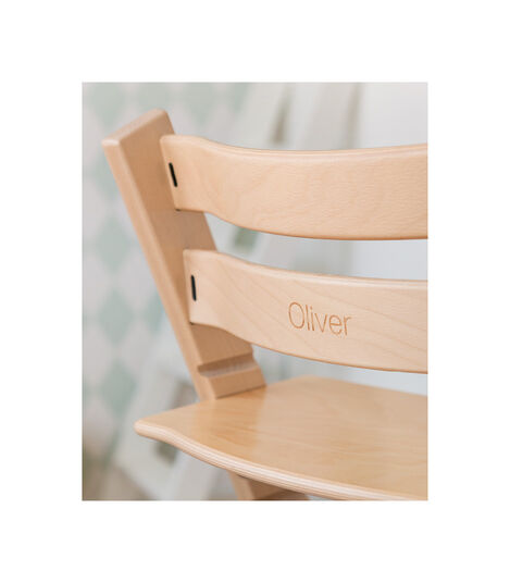 Seggiolone creato dal designer scandinavo Peter Opsvik. Un seggiolone  comodo ed ergonomico in legno di faggio che cresce con il tuo bambino sin  dalla
