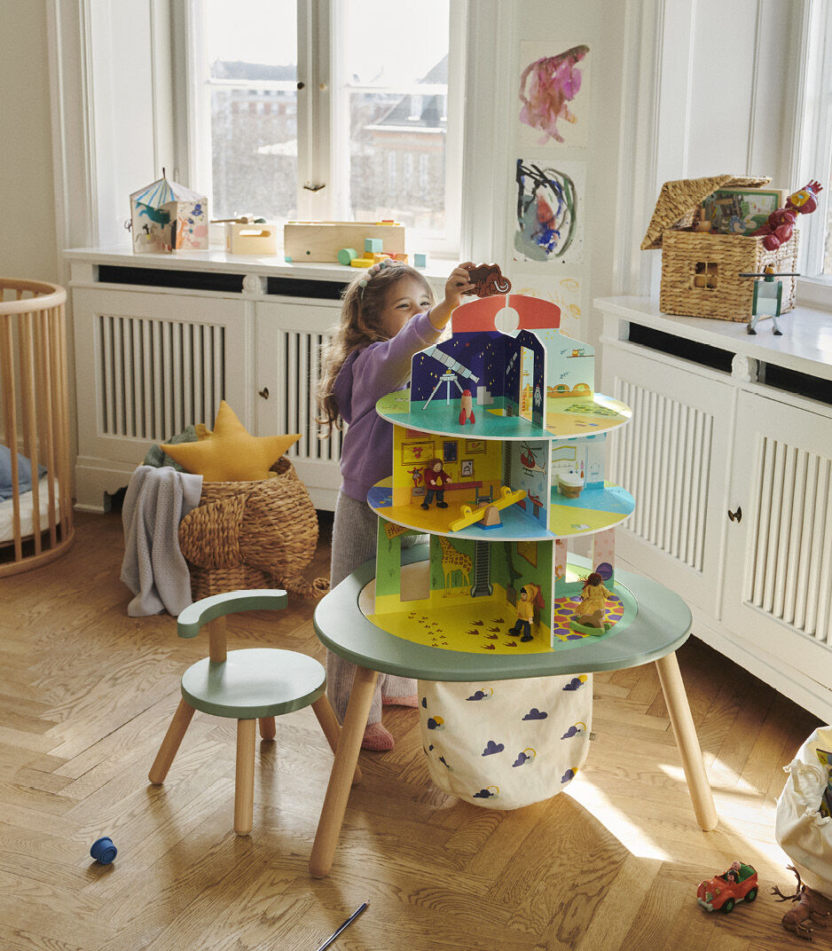 Stokke® MuTable Table with 3-storage Play House and Storage Bag (accessories). Chair Clover Green. 