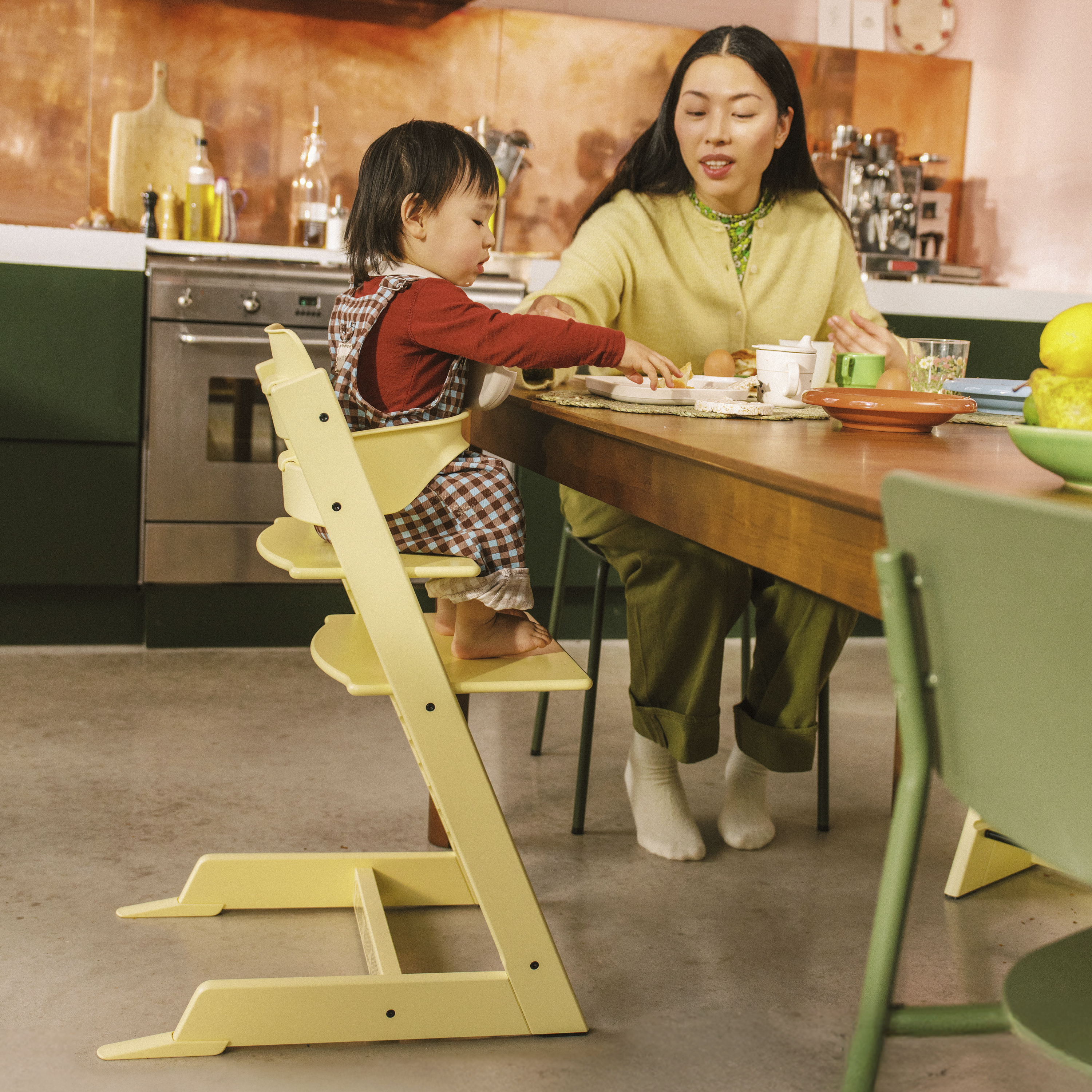 Tripp Trapp® Baby Set² 婴儿套件, Lemon Yellow, mainview 图库图像 2