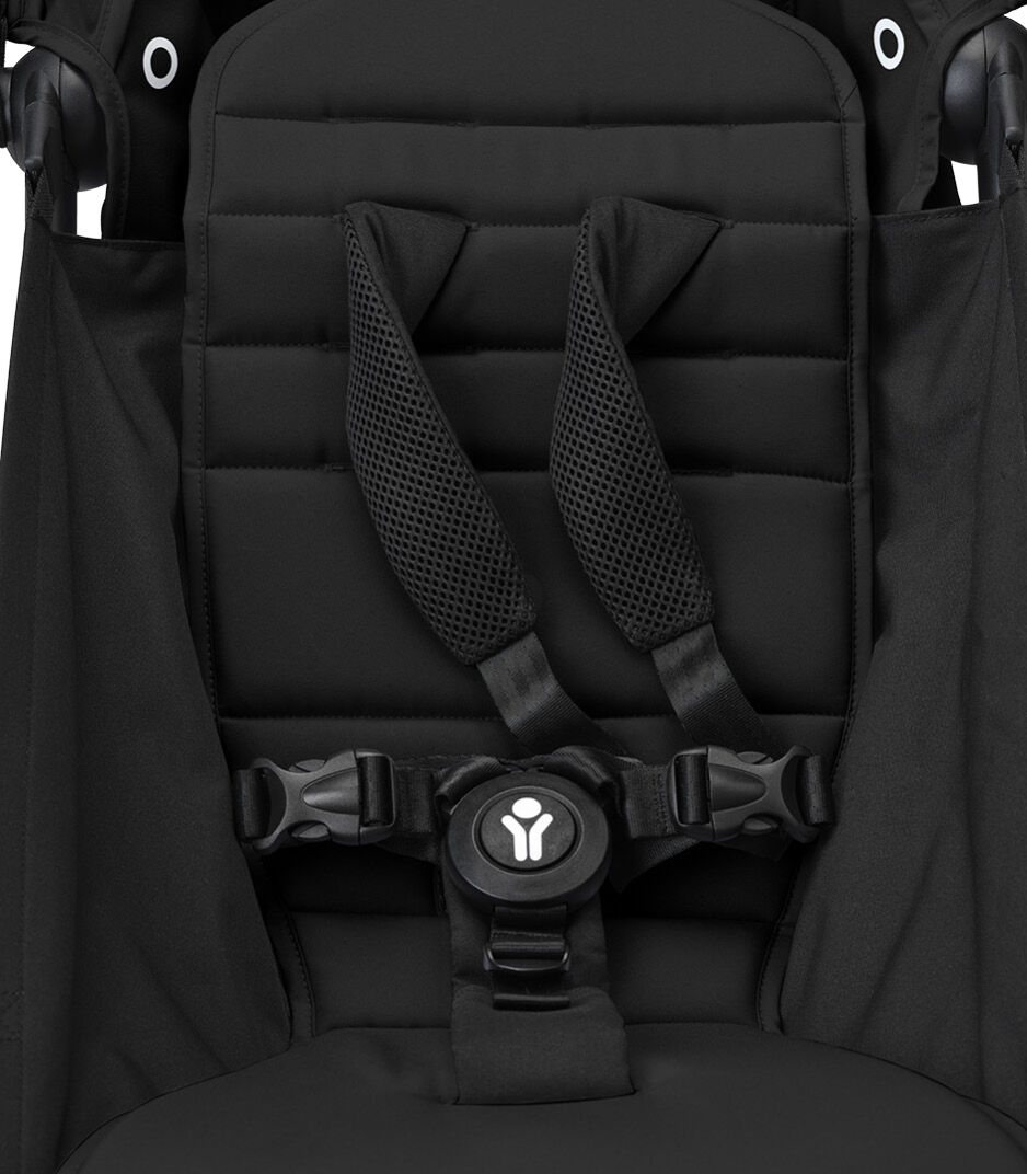 Stokke® YOYO3® 6+ Black. Shoulder strap mesh, close-up. galery image 5
