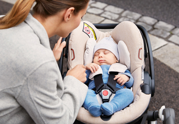 Sicher unterwegs – Tipps für Autofahrten mit Ihrem Baby