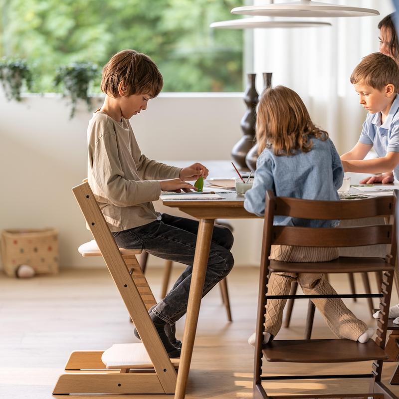 子どもとともに成長する椅子をデザインし続けて50年 | ストッケ 