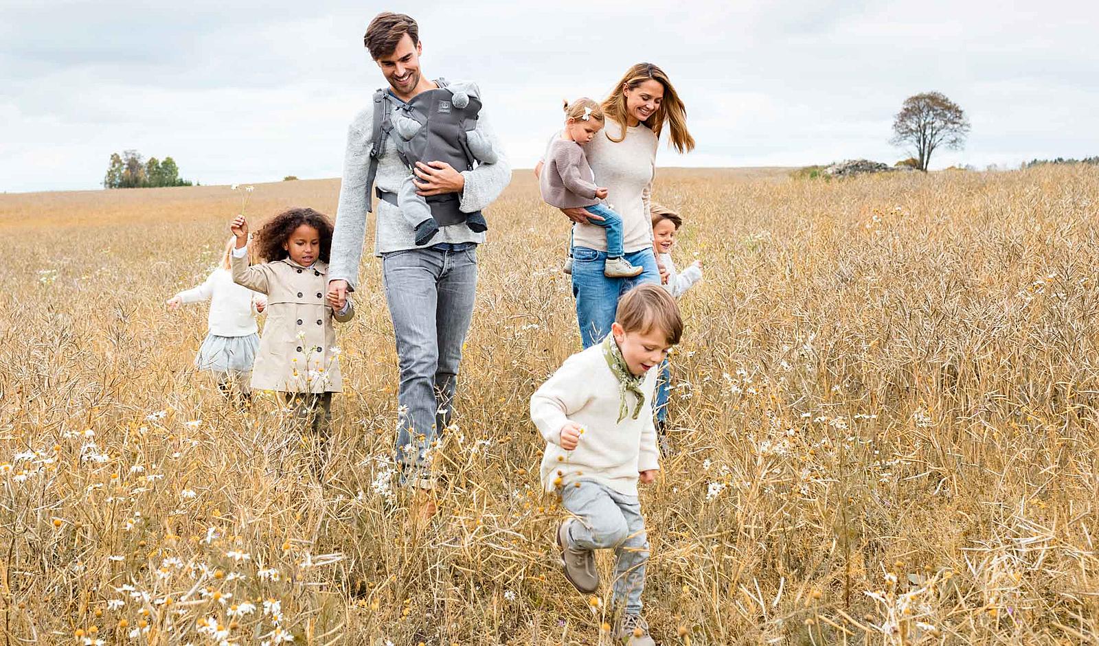 family_in_outdoors