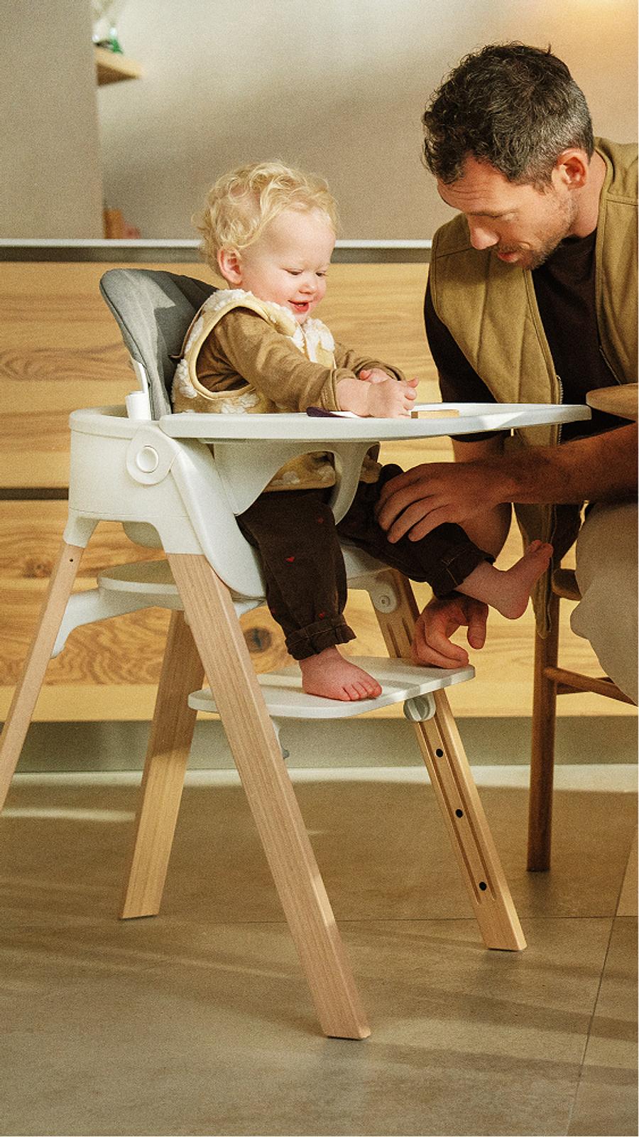 【ストッケ】Stokke ステップス チェア ホワイト/ブラウン Stokke® Steps™ | the all-in-one Modular High Chair | Stokke