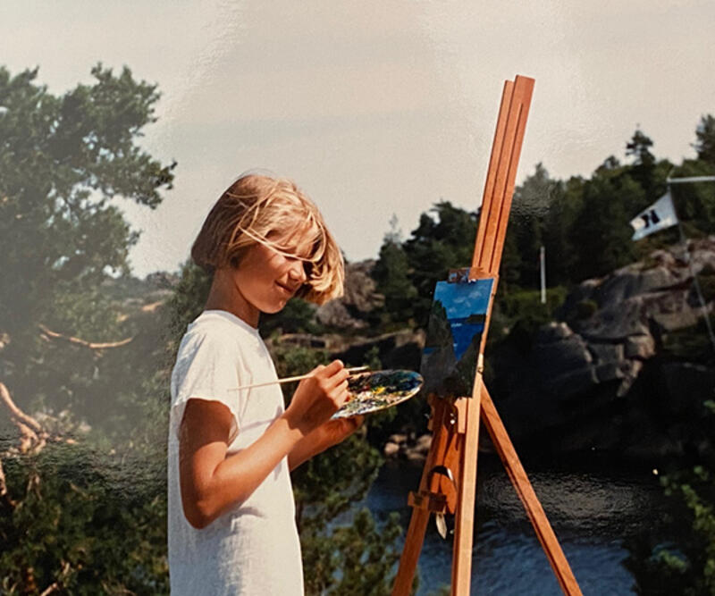 Kiki Plesner in a family trip