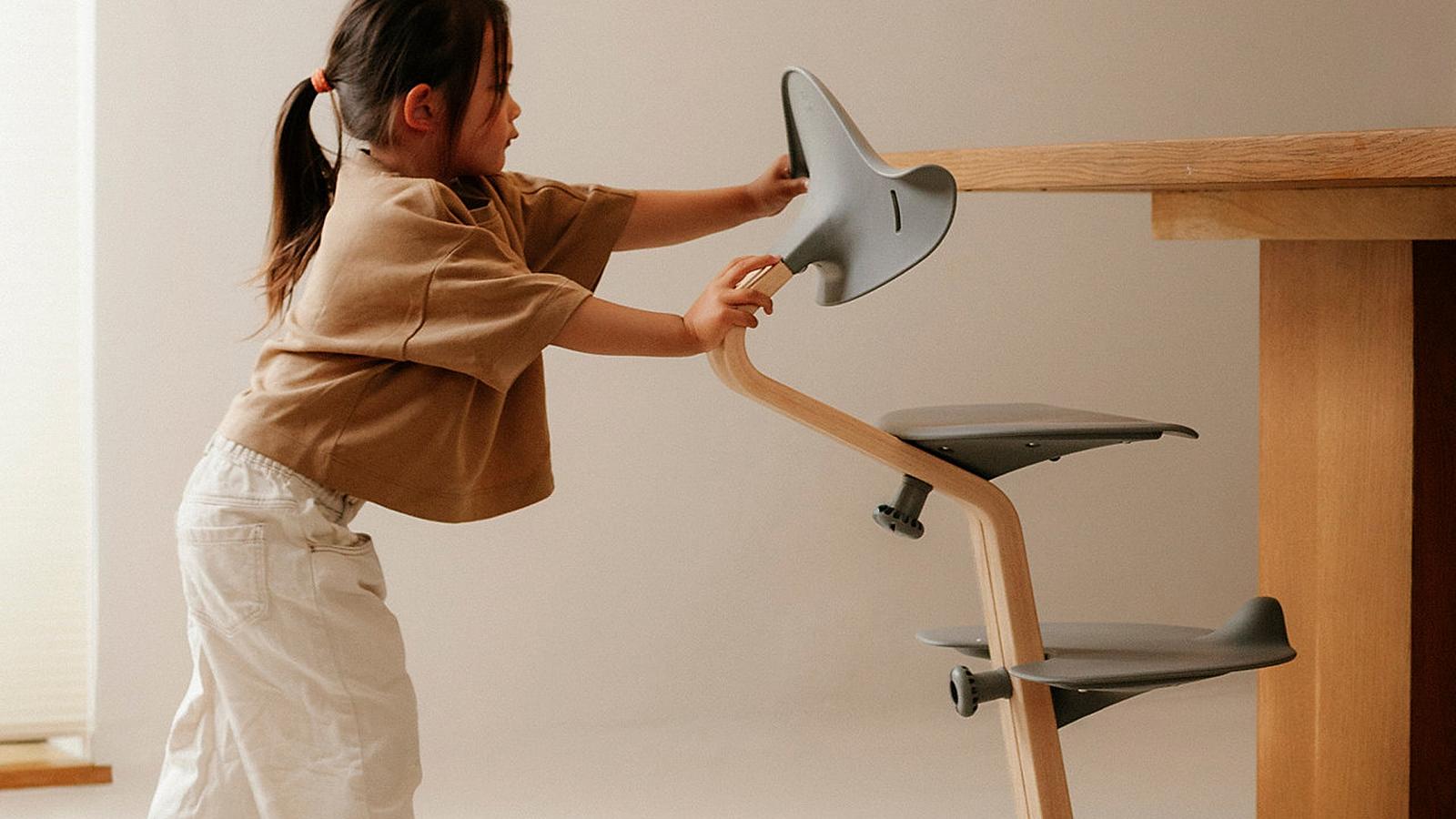 Stokke® Nomi®｜アクティブシッティングのための人間工学ハイチェア