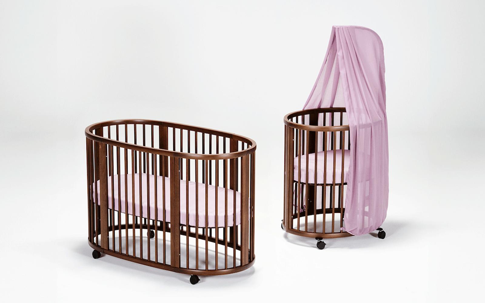 Stokke® Sleepi™｜成長に寄り添うアイコニックなベビーベッド | Stokke