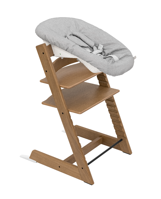 TT oak brown Chair with Newborn Set