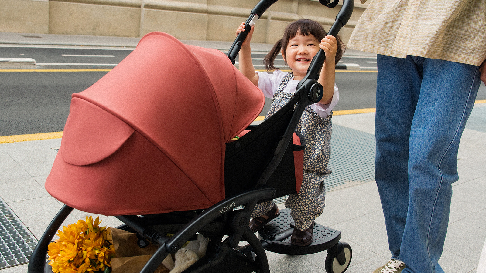 loc::image__lifestyle-image1-16x9_family_png