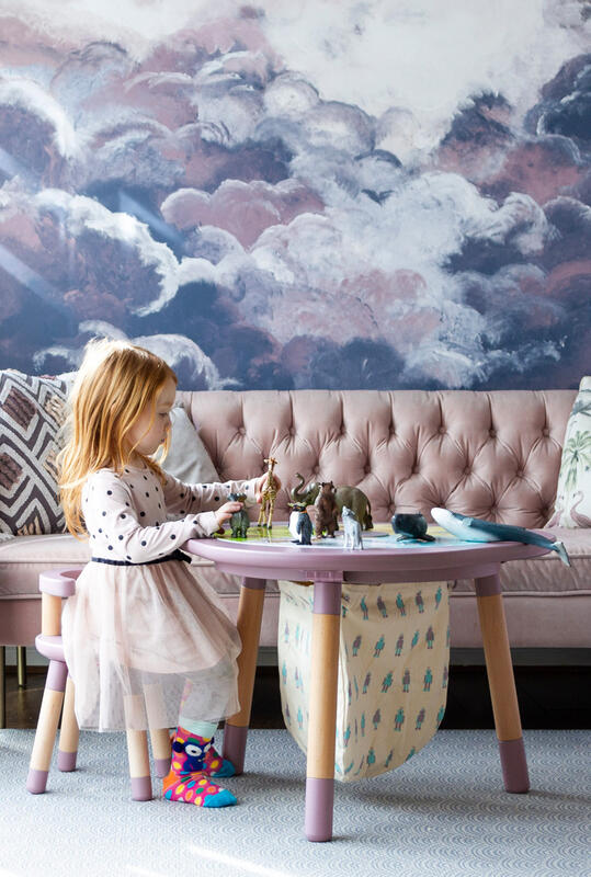 girl playing on mutable