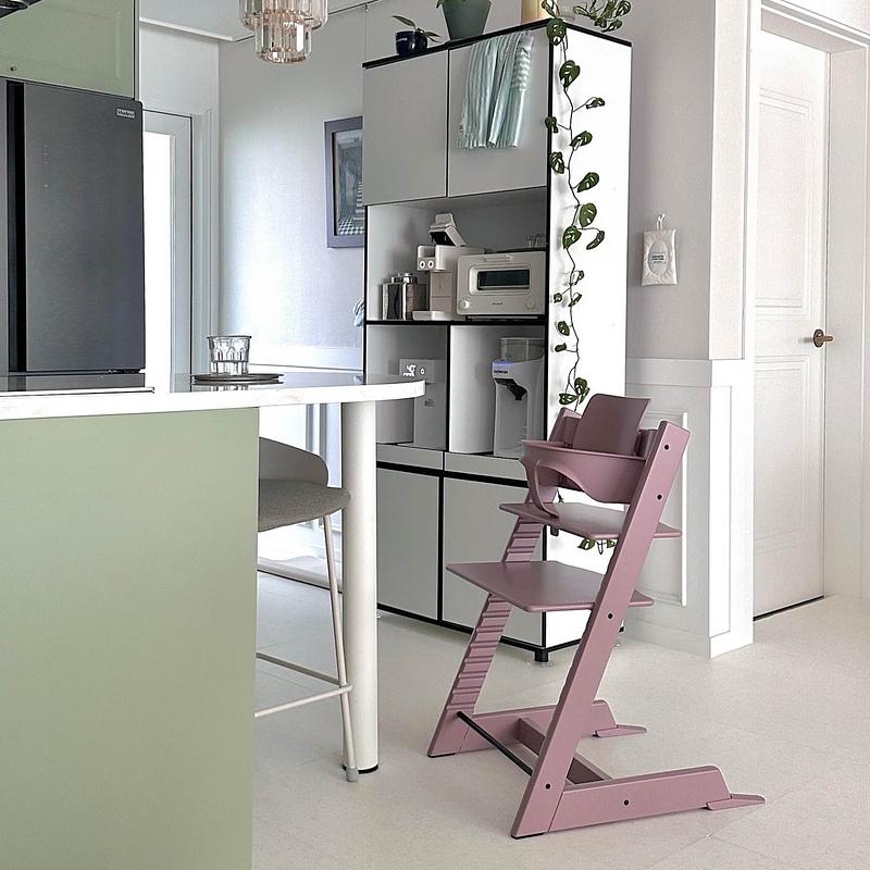 決まりました！くるみ色のトリップトラップ 子供用ハイチェア、ベビーカー & ナーサリー | Stokke® オンラインショップ
