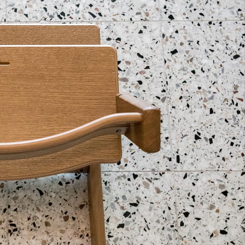 TT in Oak Brown Close-up