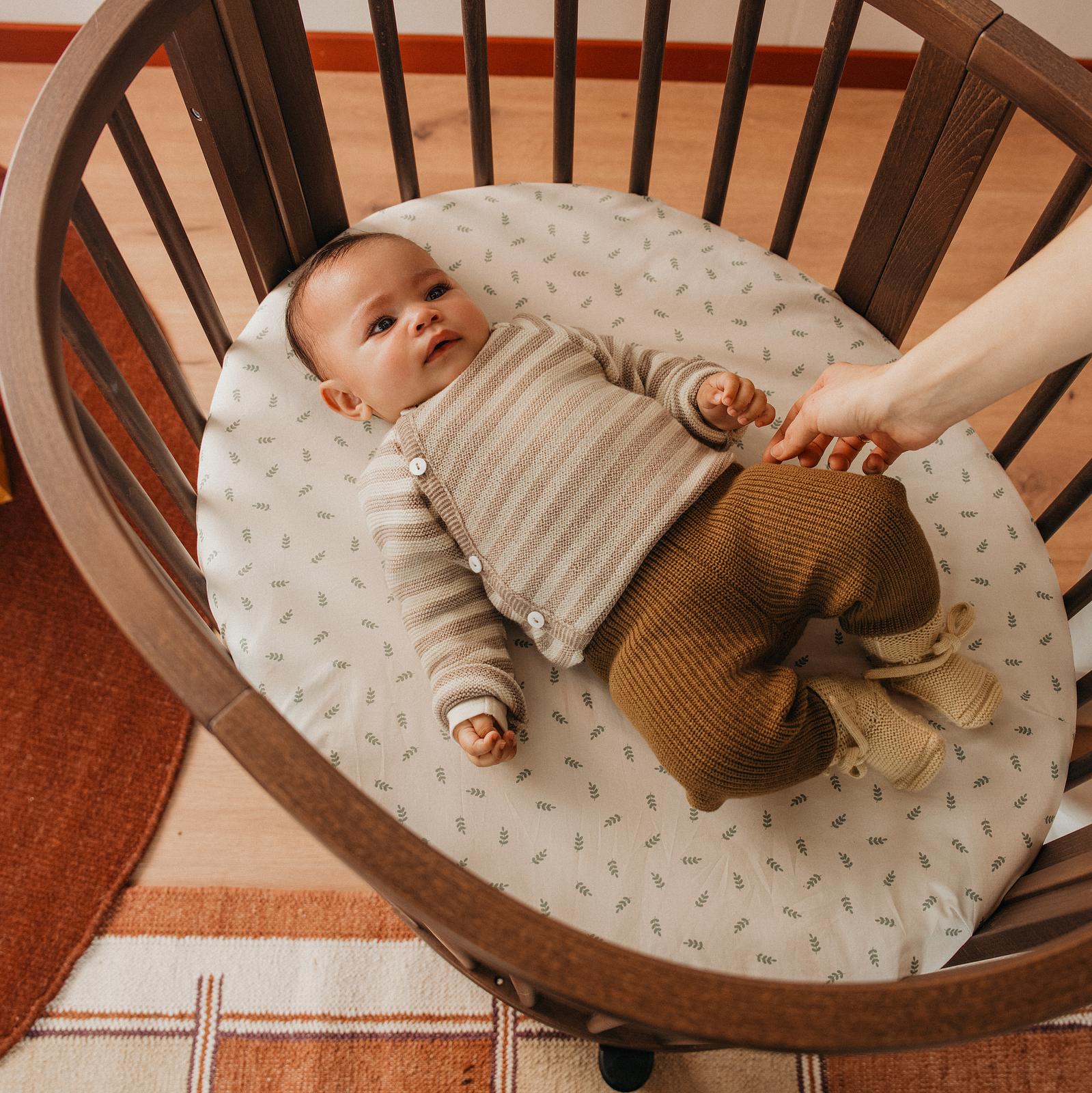Stokke® Sleepi™｜成長に寄り添うアイコニックなベビーベッド | Stokke