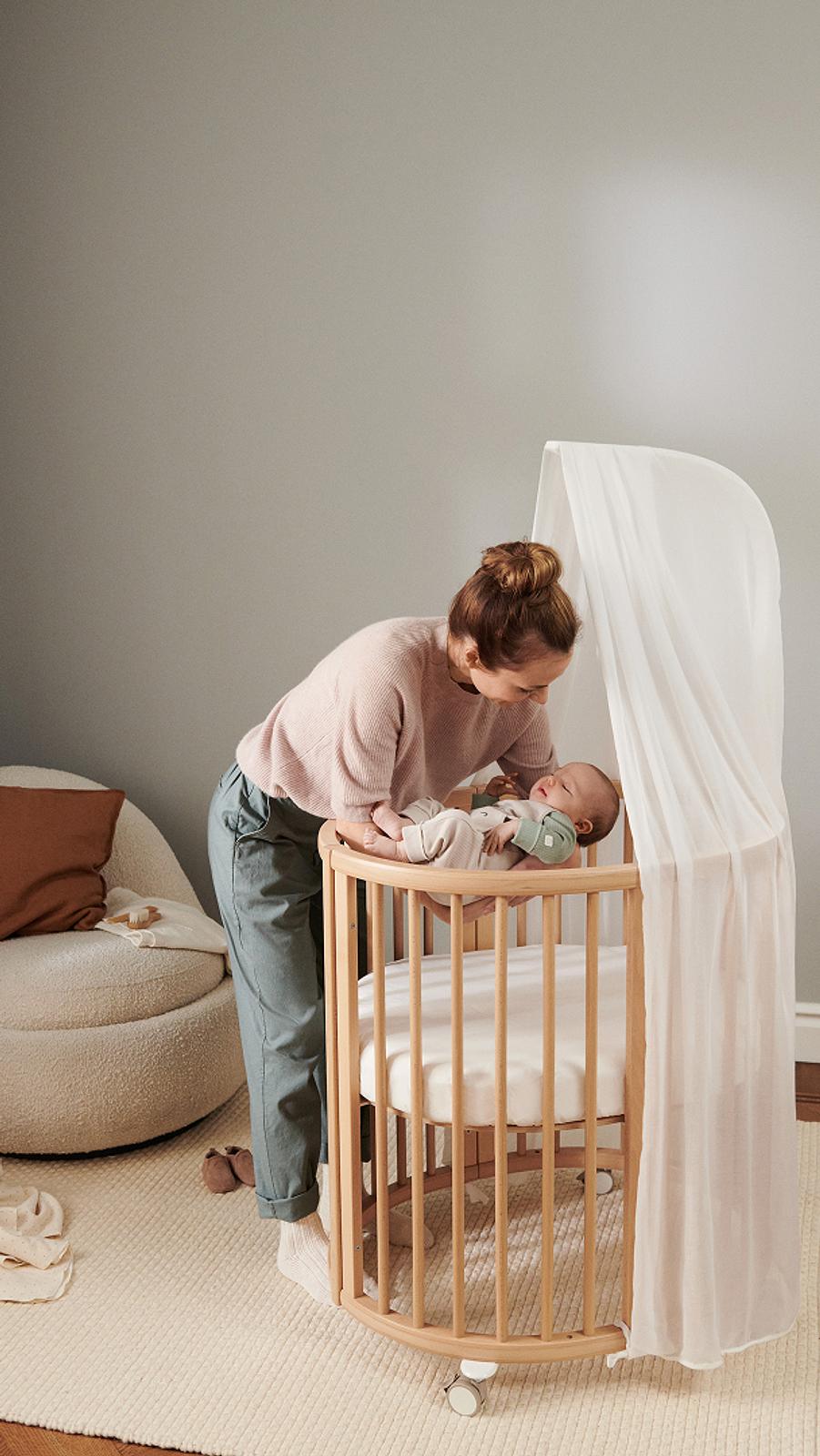 Stokke® Sleepi™｜成長に寄り添うアイコニックなベビーベッド | Stokke