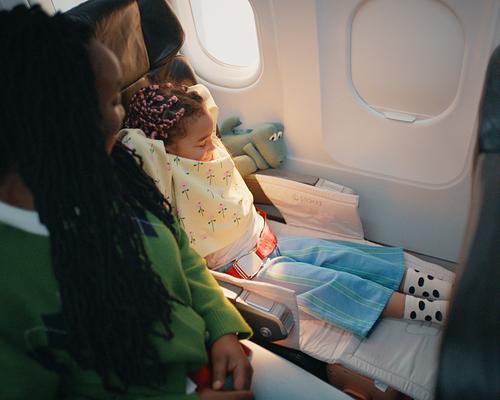 JetKids BedBox leg support feature for children.​