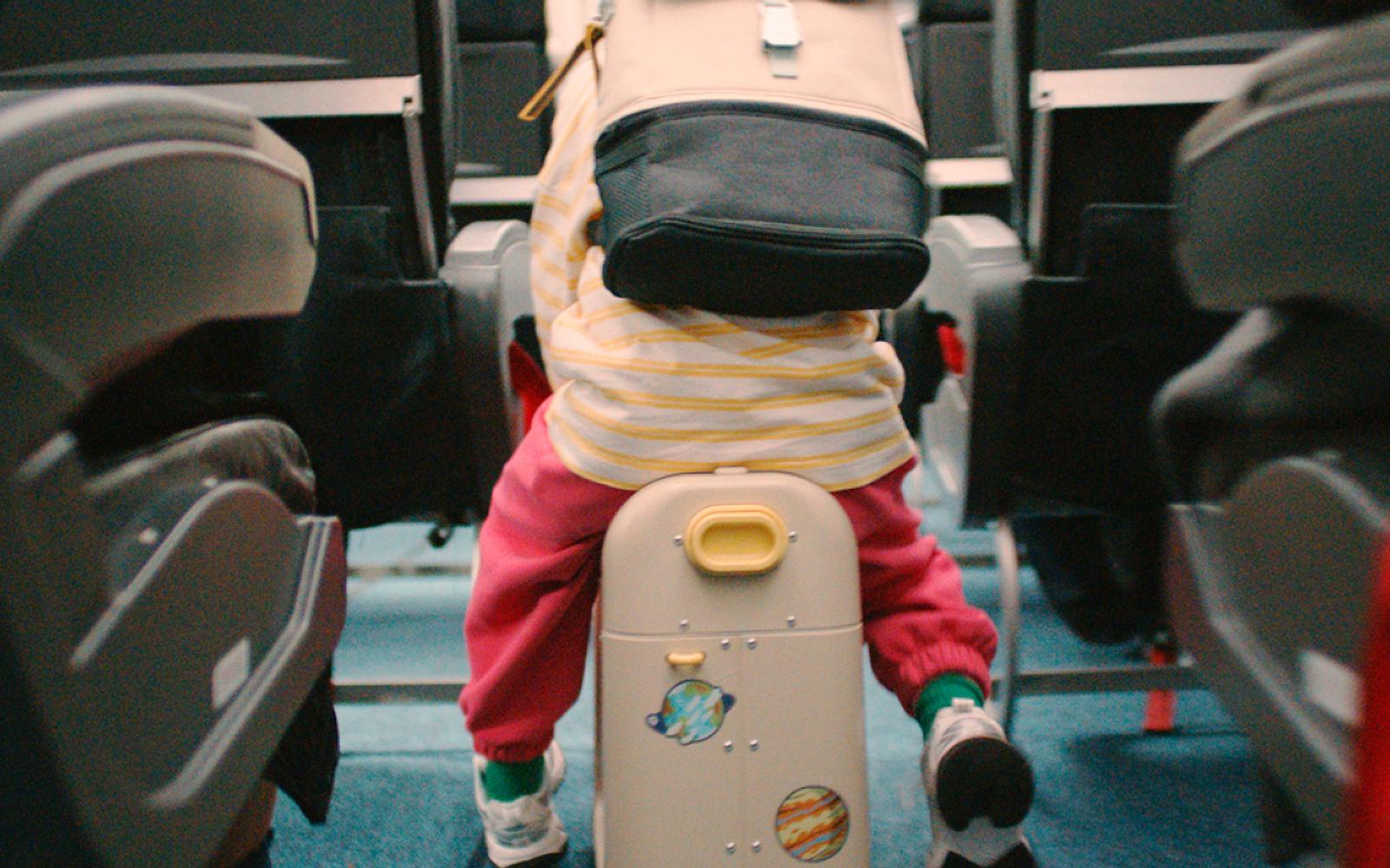 Ride-on Suitcase for Kids | Jetkids™ BedBox™ by Stokke® | Stokke