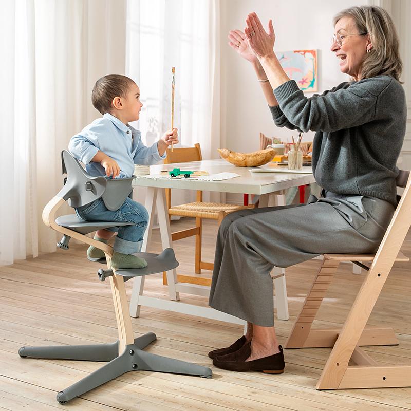 Sanitaria Marzotto - Acquistando una sedia Stokke Tripp Trapp + Baby Set  avrai in OMAGGIO un vassoio Stokke • design unico • omologato dai 0m+  grazie all'ovetto Newborn • utilizzabile a bordo