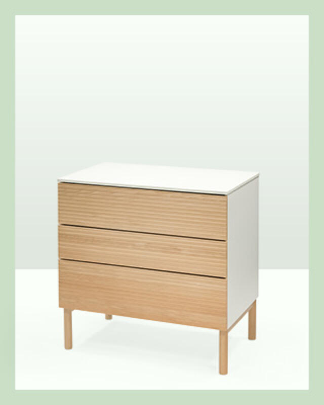 A sleepi dresser with three drawers in colors white and natural.