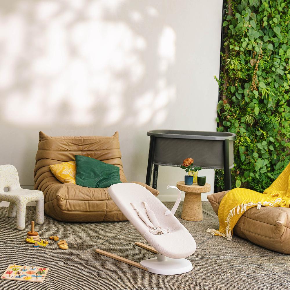 生後3ヶ月までの赤ちゃんの発達 | Stokke® オンラインショップ