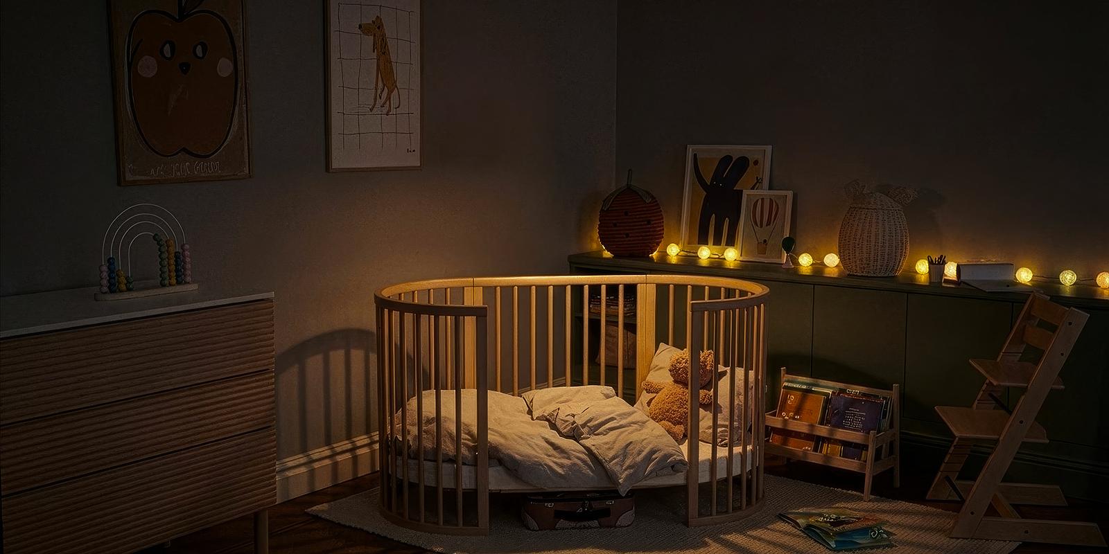 Stokke® Sleepi™｜成長に寄り添うアイコニックなベビーベッド | Stokke