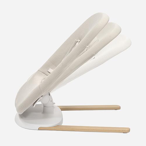 Yoga bouncer is adjustable in 3 positions.