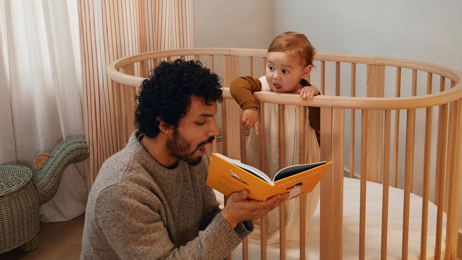 Stokke® Sleepi™｜成長に寄り添うアイコニックなベビーベッド | Stokke