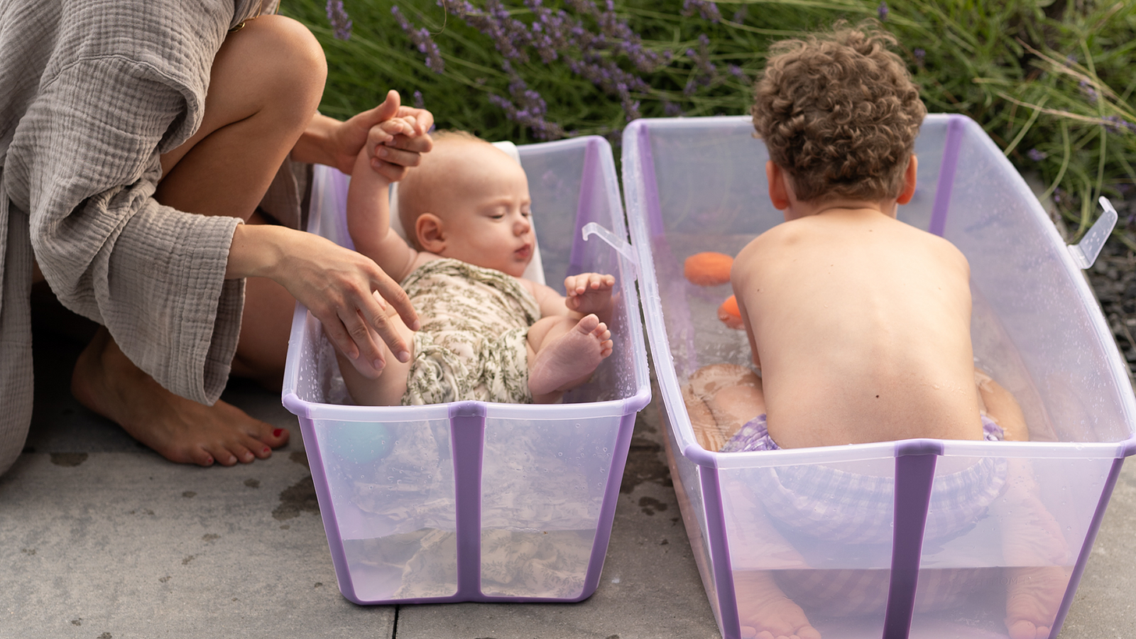 折りたたみ式バスタブ&スタンド | バストイ - ストッケ | Stokke