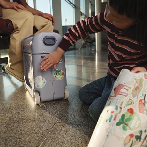 JetKids BedBox leg support feature for children.​